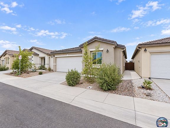 2nd image of 2737 Meadowbrook Dr