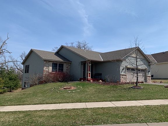 3rd image of 4867 Hamlet Ave N