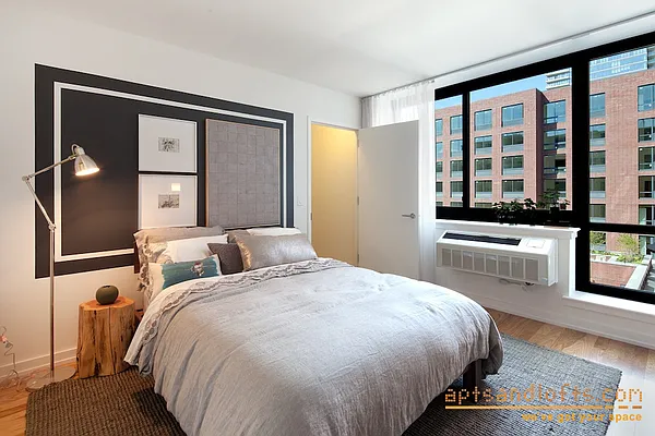 Rented by aptsandlofts.com | media 2