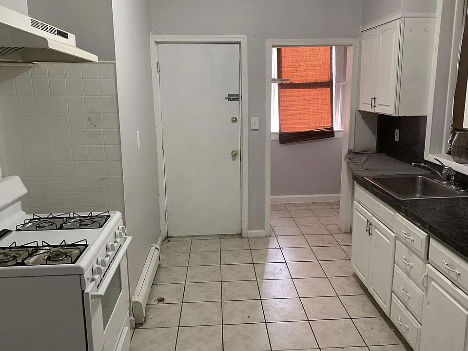 1st image of 40 N 16th St Floor 1