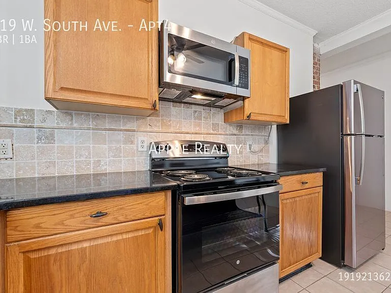 219 W South Ave #4 — Photo 5