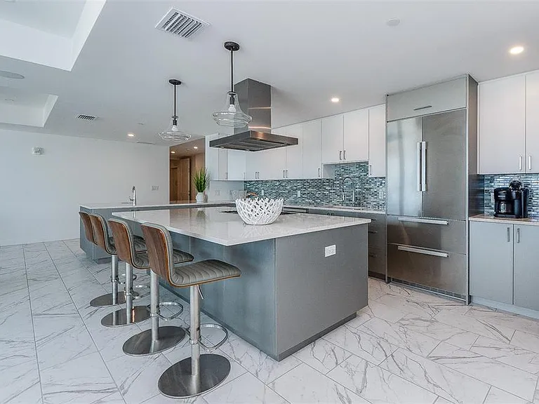 15 Avalon St #401 — Photo 10