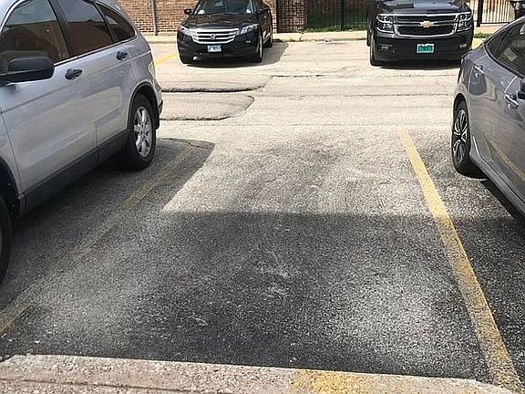 5th image of 2406 W Farragut Ave APT 3A