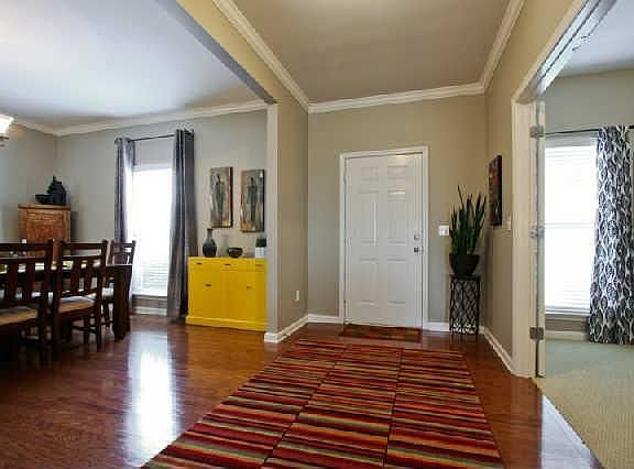 4th image of 1303 Pickwick Park Ct