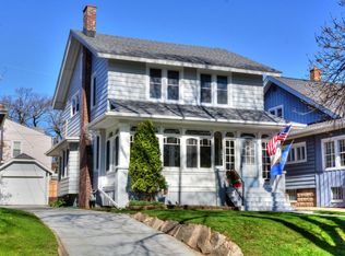 2253 N 73rd St, Wauwatosa, WI 53213