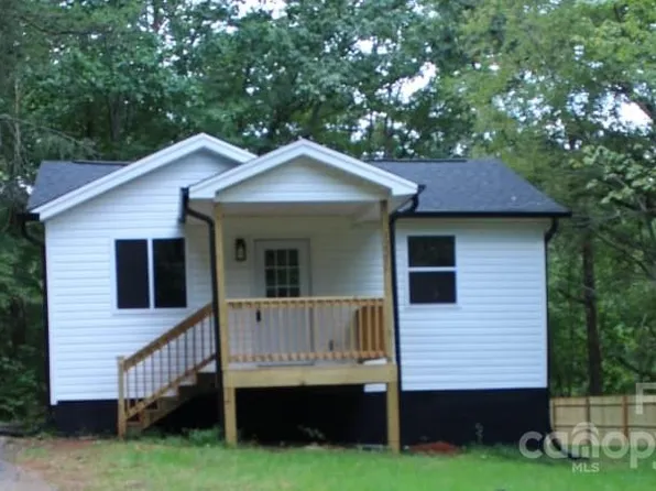 1225 Kirkwood St, Hickory, NC 28602