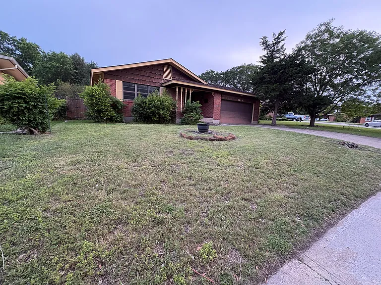 2020 Billie Dr — Photo 3