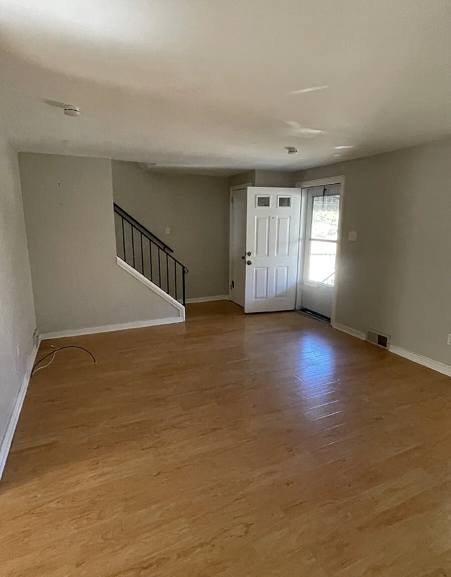 3 bed, 1.5 bath, $1,500 — Photo 2