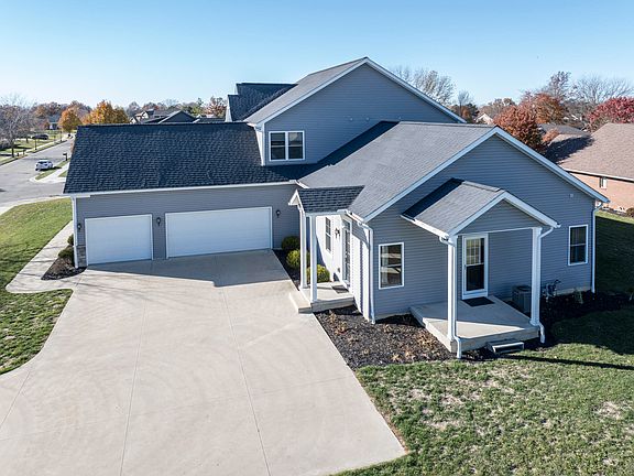 3rd image of 39 Harlamert Dr