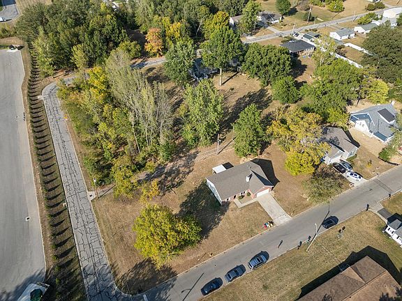2nd image of 3660 1st Ave