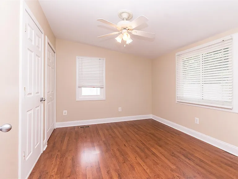 2742 Inman St — Photo 9