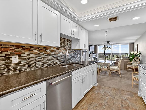 4th image of 5059 N Highway A1a #902