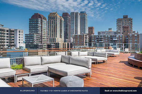 Rented by The Blueground | media 160