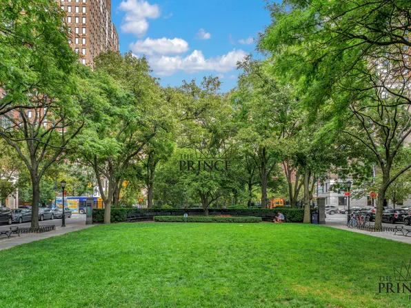 380 Rector Place image 10 of 13