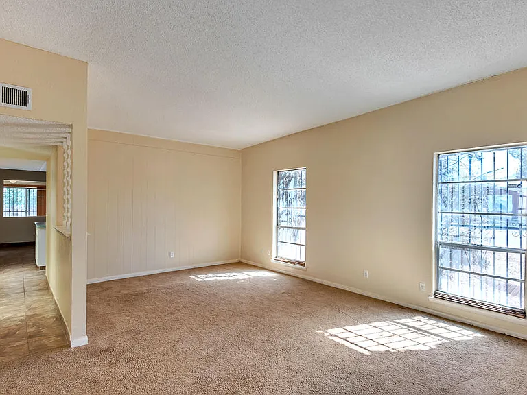 301 Los Nietos Ct — Photo 36