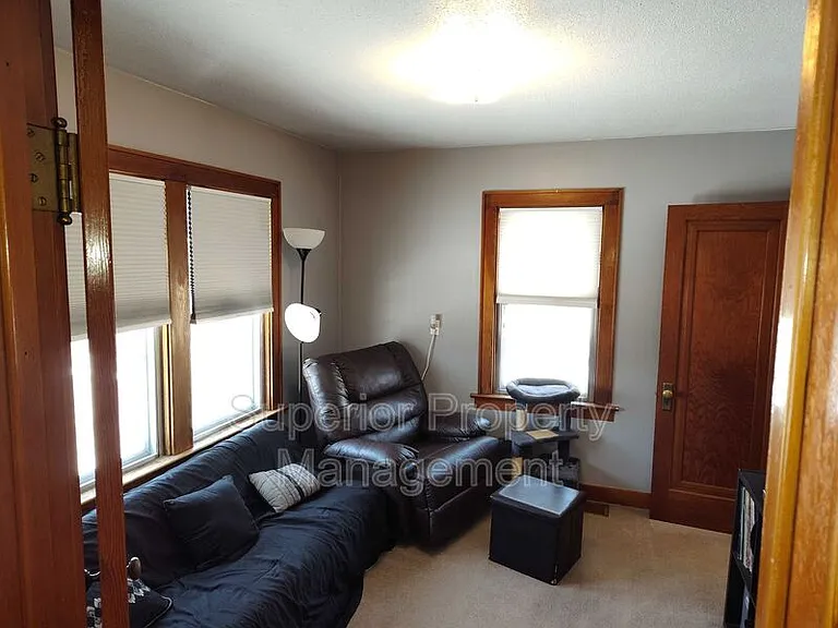 611 Seymour Ave — Photo 8