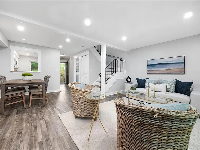 3 Beals Cove Rd #E — Photo 3