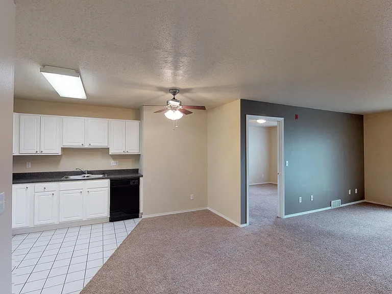 Sierra Vista Apartments — Photo 74
