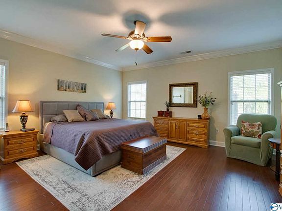 4th image of 4607 Talbot Dr SE