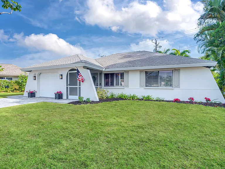 Azalea Ln — Photo 19
