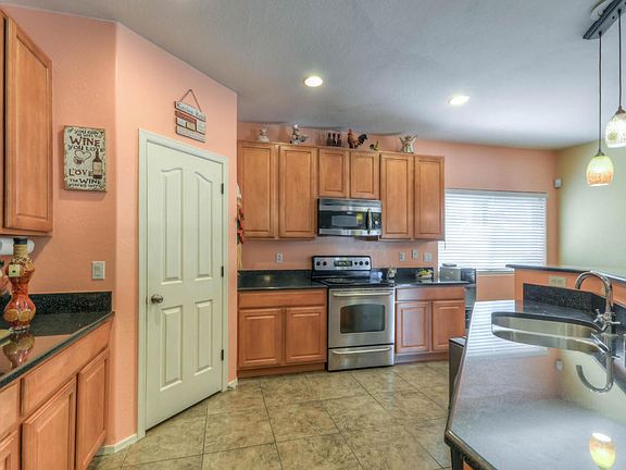 3rd image of 16134 W Christy Dr