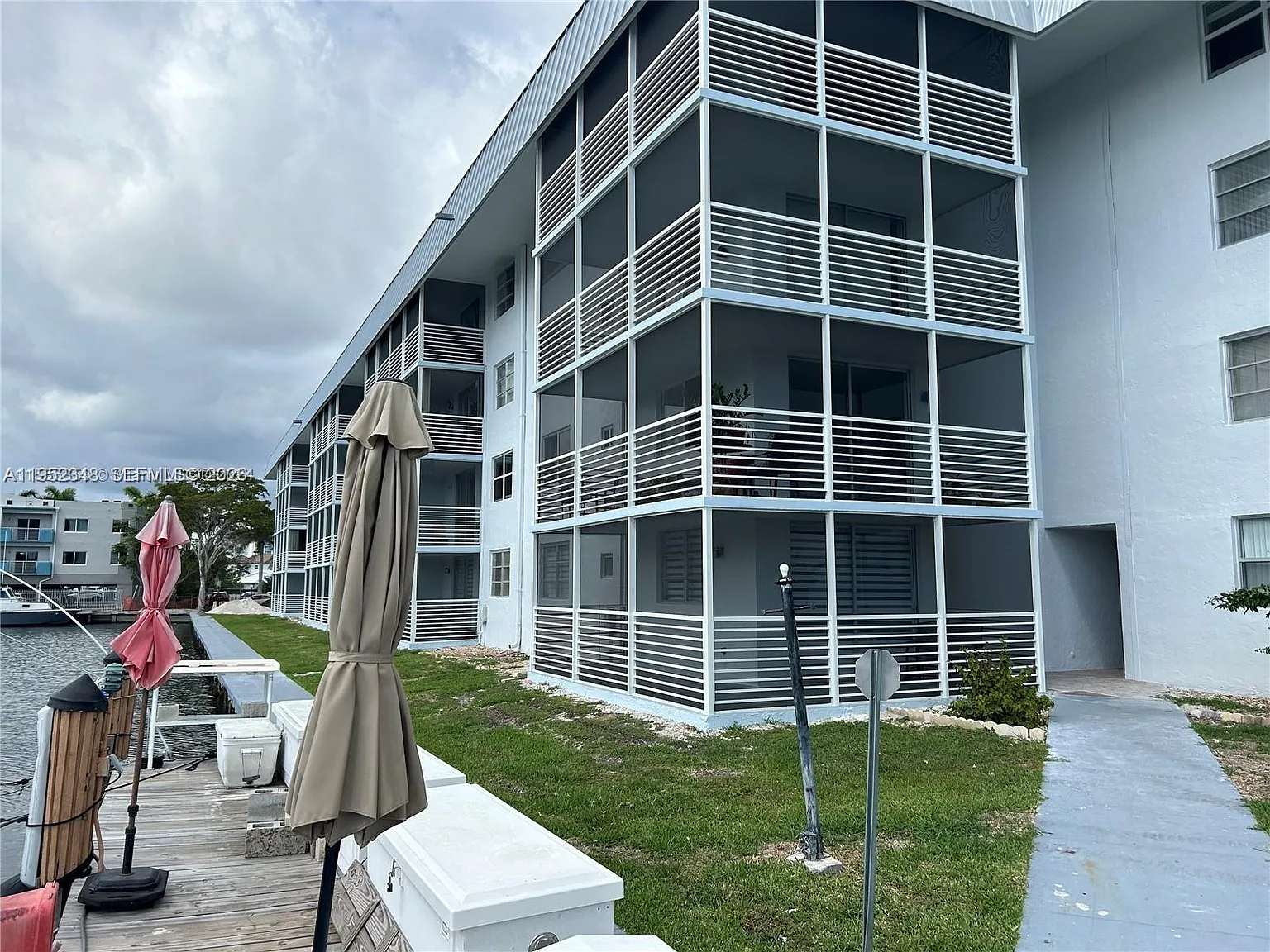 Eden Isles Condo No 6 — Photo 2