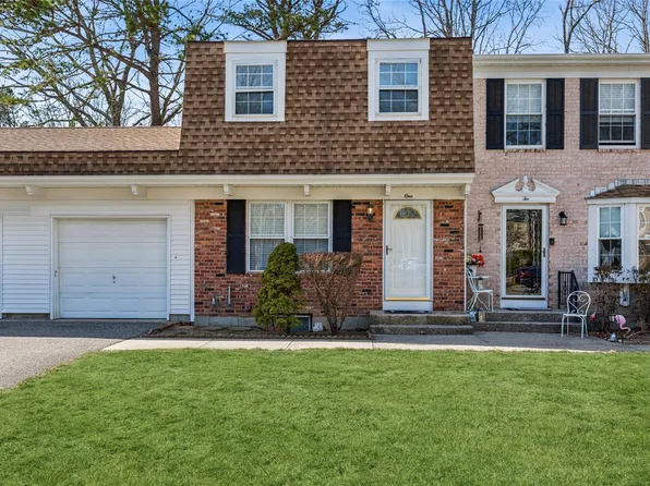 1 Harrison Commons, Yaphank, NY 11980
