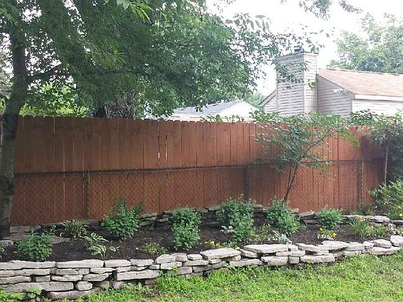 3rd image of 2333 Pauline Dr