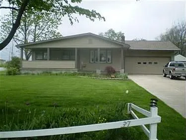 374 Beechcrest Dr photo 1