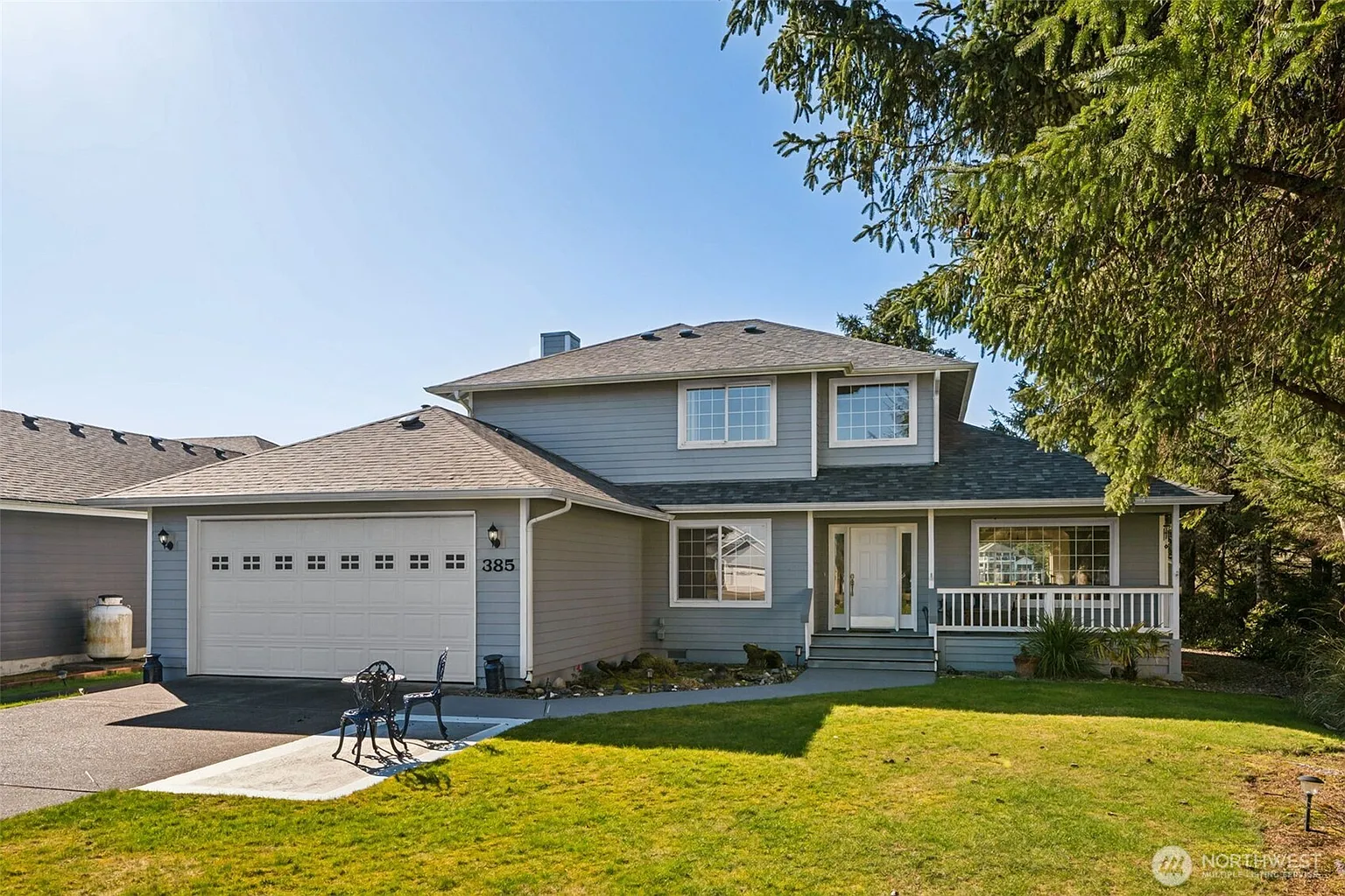 385 Eagle Nest Court SE photo 1
