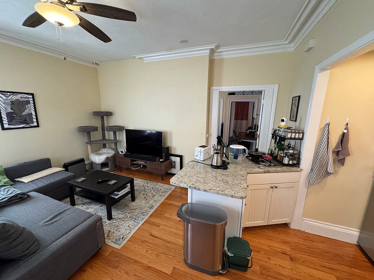 Building Photo - 65-67 Walden St #1D
