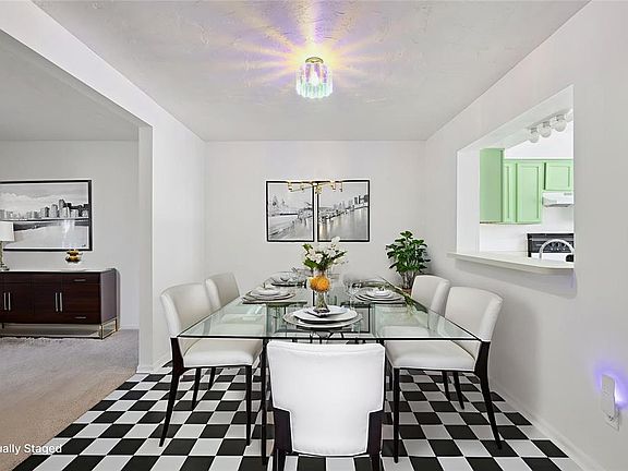 4th image of 565 Green Spring Cir