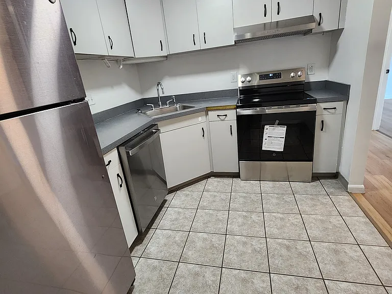 7-8 Irene St #4 — Photo 7
