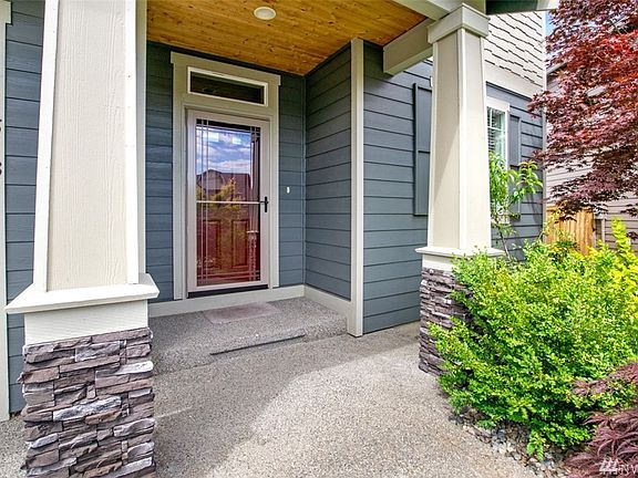 WELCOME HOME......Even the storm door is gorgeous. 
