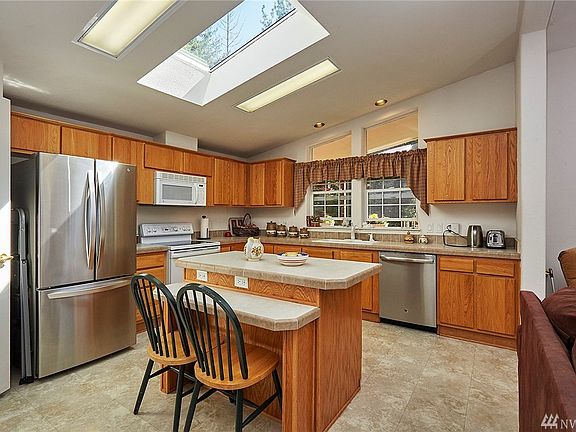 3rd image of 2183 Komichan Ln NW