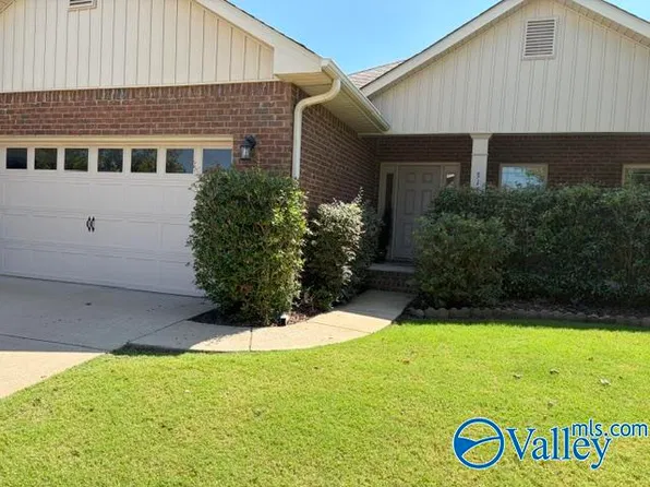 313 Beaver Ridge Trl SW, Huntsville, AL 35824