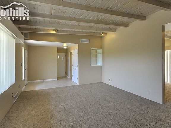 3rd image of 975 W Samalayuca Dr