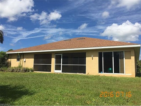 3rd image of 706 Poinsettia Ave
