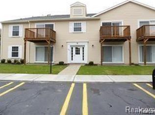 954 Bloomfield Village Blvd APT D, Auburn Hills, MI 48326