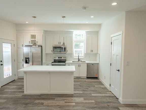 2nd image of 59 Crocker Ct #2