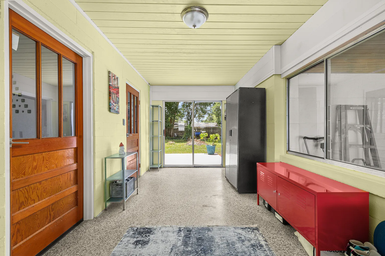 2 bed, 884 sqft, $1,950 — Photo 3