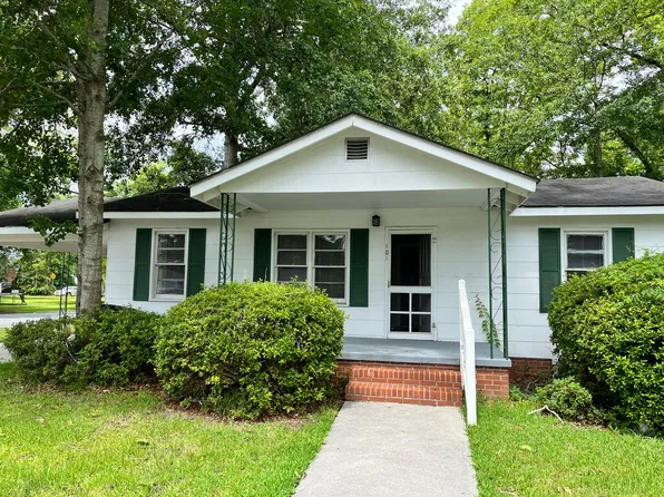 101 N College St, Pembroke, GA 31321