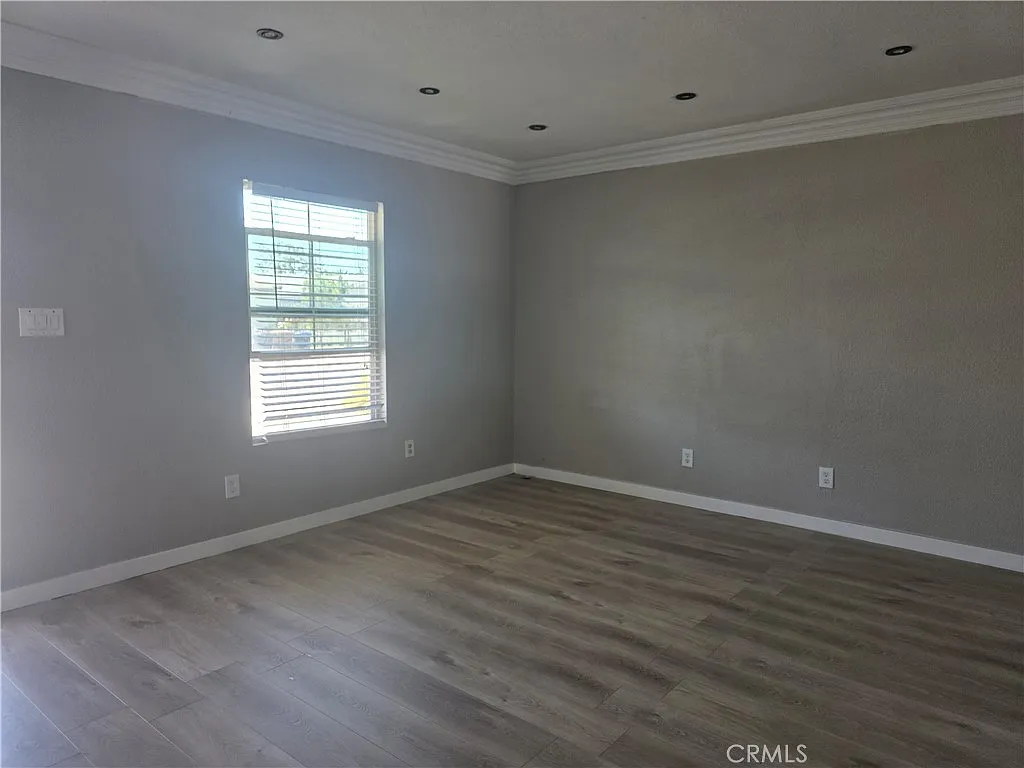 4 bed, 1296 sqft, $4,200 — Photo 4
