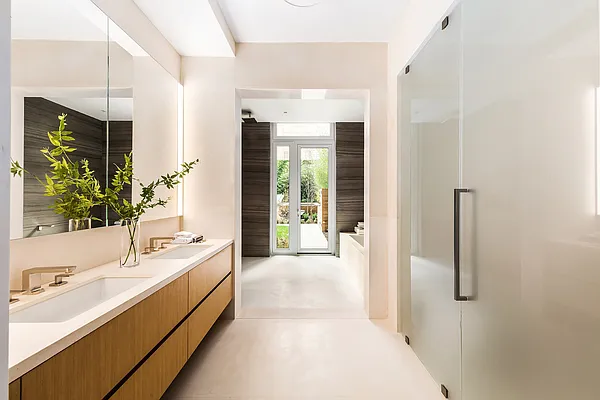 Sold by Douglas Elliman | media 40