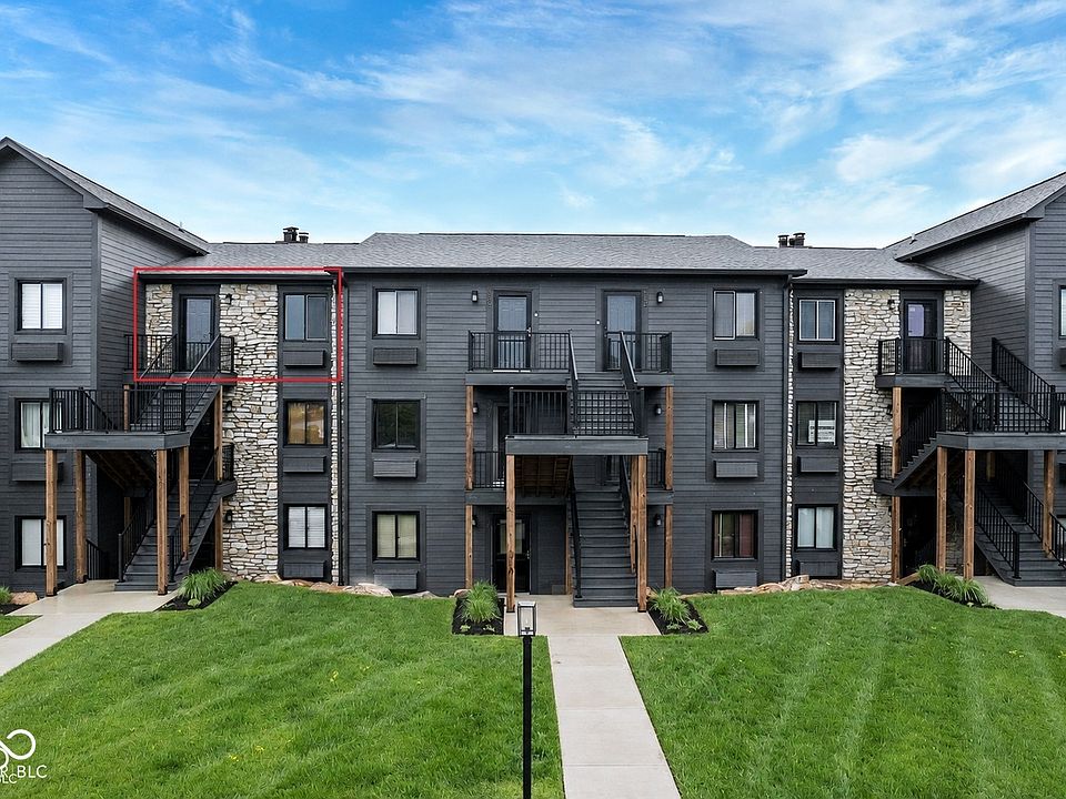 1st image of 102 Clarendon Dr APT 506