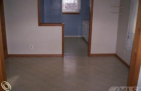 DINING ROOM.jpg