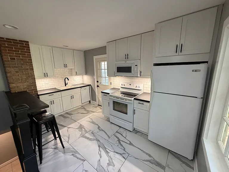 2738 Allegheny Ave — Photo 9