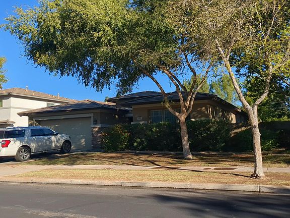 2nd image of 3850 E Palo Verde St