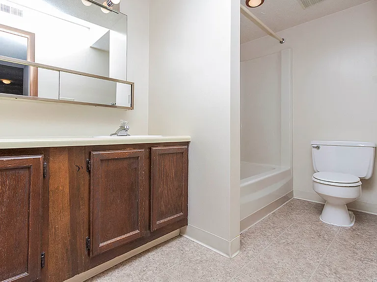Spacious Full Bathroom