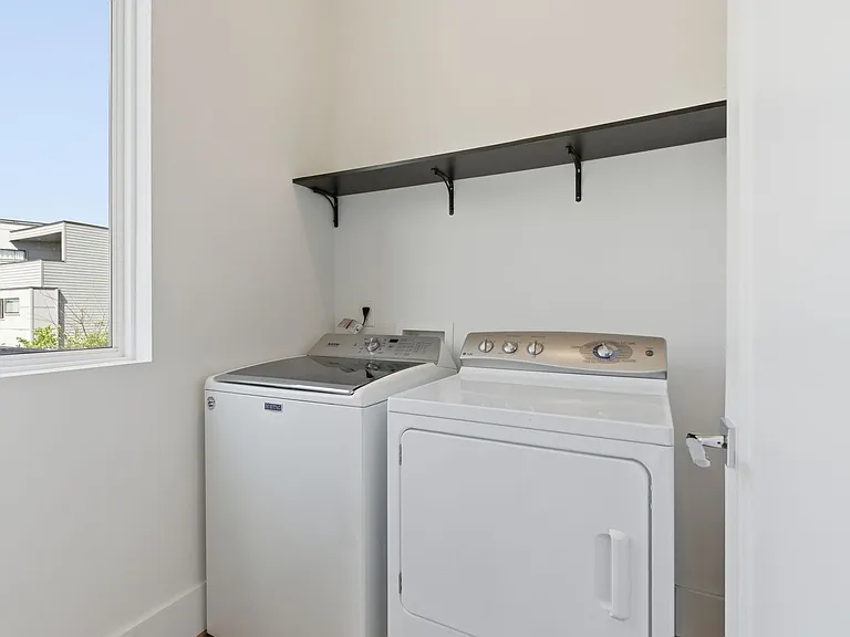 1202 Katie Ave — Photo 18